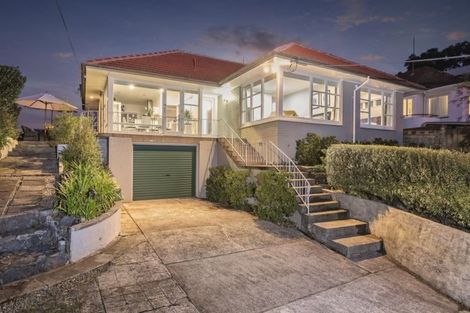 Photo of property in 39 Sylvan Avenue, Northcote, Auckland, 0627