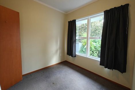 Photo of property in 4/73 Castor Bay Road, Castor Bay, Auckland, 0620