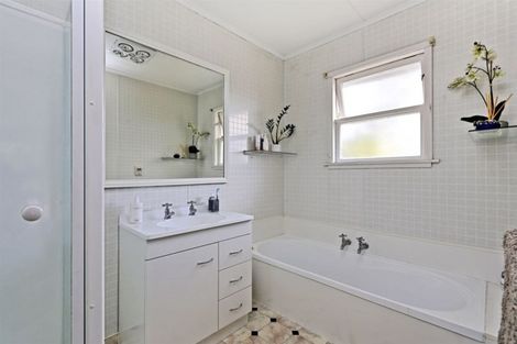 Photo of property in 937 Nelson Street North, Mahora, Hastings, 4120