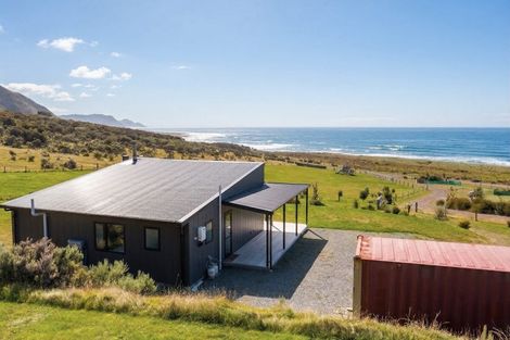 Photo of property in 574 Tora Farm Settlement Road, Tora, Martinborough, 5782