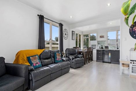 Photo of property in 5 Konini Street, Inglewood, 4330