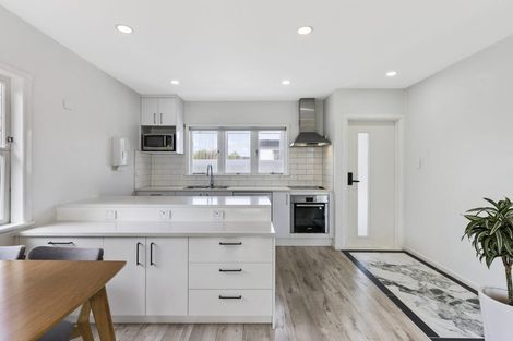 Photo of property in 692 East Coast Road, Pinehill, Auckland, 0632