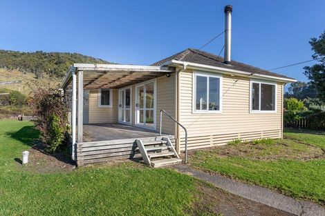 Photo of property in 3 Main Rd Ngakawau, Ngakawau, 7824