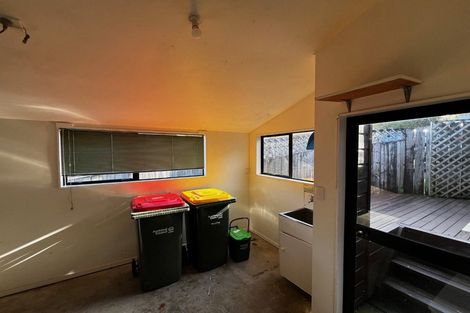 Photo of property in 2/21 Heathglen Place, Bayview, Auckland, 0629