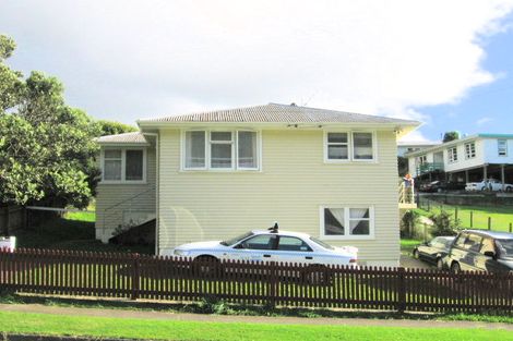 Photo of property in 35 Cardiff Crescent, Cannons Creek, Porirua, 5024
