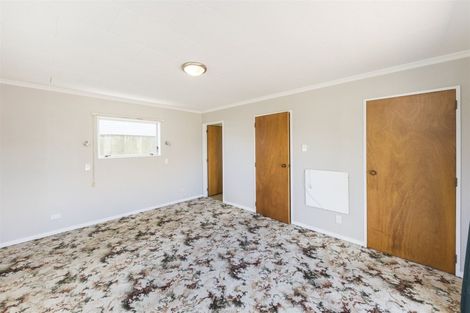 Photo of property in 16 Ellesmere Crescent, Highbury, Palmerston North, 4412