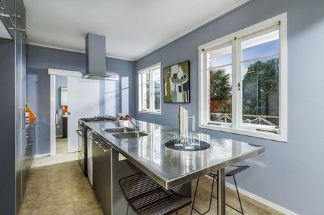 Photo of property in 78a Lake Road, Narrow Neck, Auckland, 0624