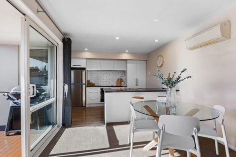 Photo of property in 178 Bowhill Road, New Brighton, Christchurch, 8083