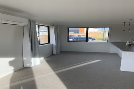 Photo of property in 2 Tarata Grove, Lansdowne, Masterton, 5810