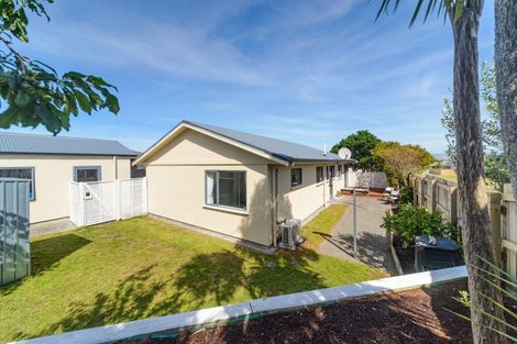 Photo of property in 37 Dahlstrom Grove, Kelvin Grove, Palmerston North, 4414