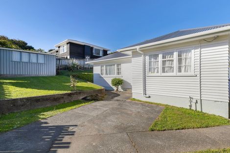Photo of property in 9 Roy Street, Tawa, Wellington, 5028