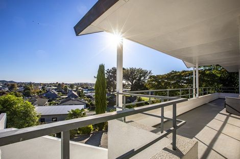 Photo of property in 37 Hetley Crescent, Taradale, Napier, 4112