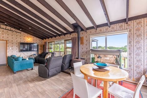 Photo of property in 21 Manga-pirau Street, Waikawa Beach, Manakau, 5573