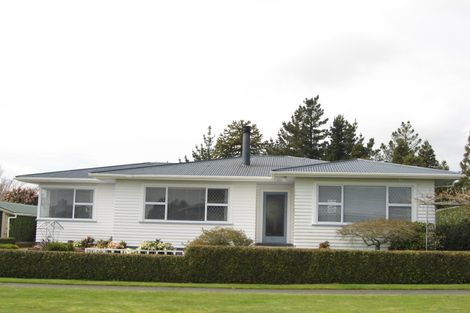 Photo of property in 13 Nikau Street, Inglewood, 4330