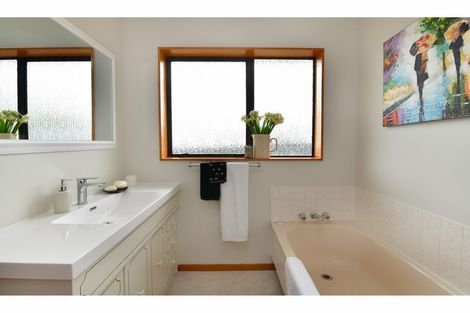 Photo of property in 2/208 Centreway Road, Orewa, 0931