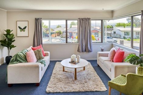 Photo of property in 4a Glenbrook Grove, Naenae, Lower Hutt, 5011