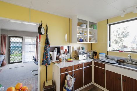 Photo of property in 29 Hennessy Street East, Foxton Beach, Foxton, 4815