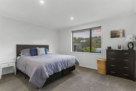 Photo of property in 6 Tirohanga Crescent, Stanmore Bay, Whangaparaoa, 0932