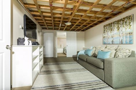 Photo of property in 3 Acacia Road, Torbay, Auckland, 0632