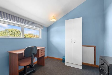 Photo of property in 17 Milverton Avenue, Hokowhitu, Palmerston North, 4410