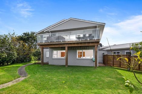 Photo of property in 30a Geoffrey Road, Torbay, Auckland, 0630