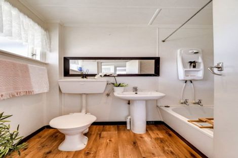 Photo of property in 10/72 Barton Street, Woolston, Christchurch, 8023