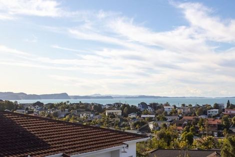 Photo of property in 52 Waiora Road, Stanmore Bay, Whangaparaoa, 0932