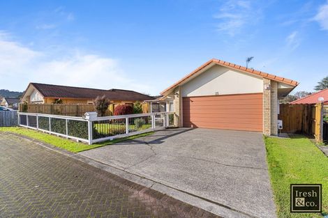 Photo of property in 25 Carisbrook Crescent, Papakura, 2110