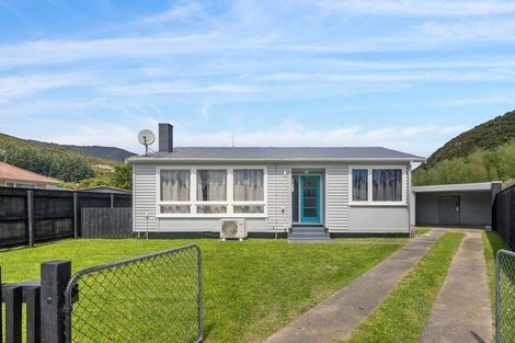 Photo of property in 9 Orewa Grove, Wainuiomata, Lower Hutt, 5014