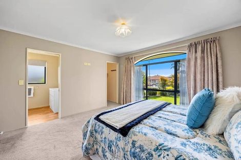 Photo of property in 19 Reybert Place, Massey, Auckland, 0614