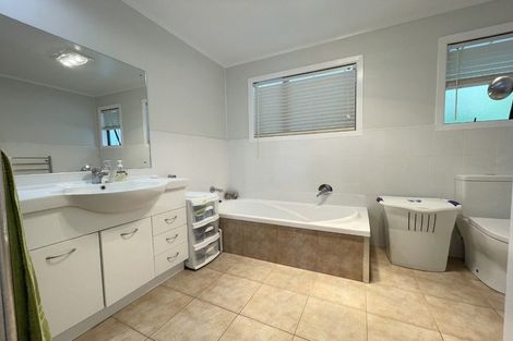 Photo of property in 1/3 Leith Way, Rothesay Bay, Auckland, 0630