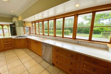 Photo of property in 163 Gardiners Road, Harewood, Christchurch, 8051