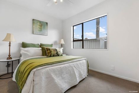 Photo of property in 2/294 Birkdale Road, Birkdale, Auckland, 0626
