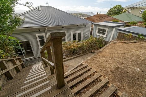 Photo of property in 59 Sutherland Road, Melrose, Wellington, 6023