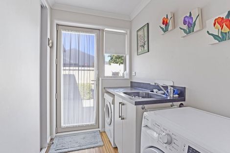 Photo of property in 10 Holly Place, Rangiora, 7400