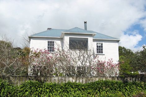 Photo of property in 100 Belt Road, New Plymouth, 4310