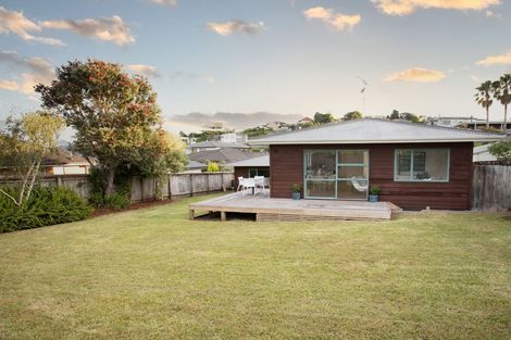 Photo of property in 21 Robinia Place, Snells Beach, 0920