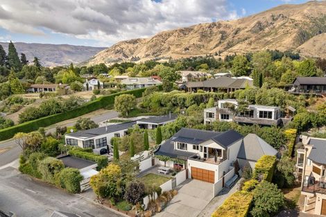 Photo of property in 11 Morrows Mead, Wanaka, 9305