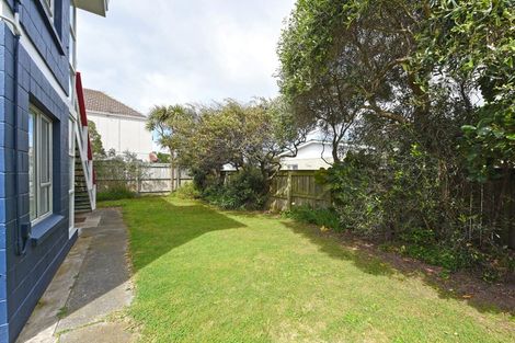 Photo of property in 8/218 Onepu Road, Lyall Bay, Wellington, 6022