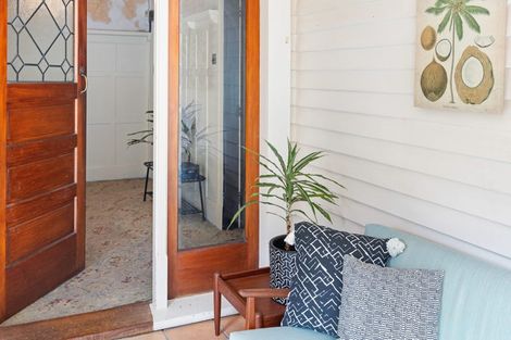 Photo of property in 353 Devon Street West, Lynmouth, New Plymouth, 4310