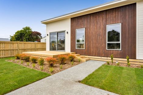 Photo of property in 9 Horoeka Street, Inglewood, 4330