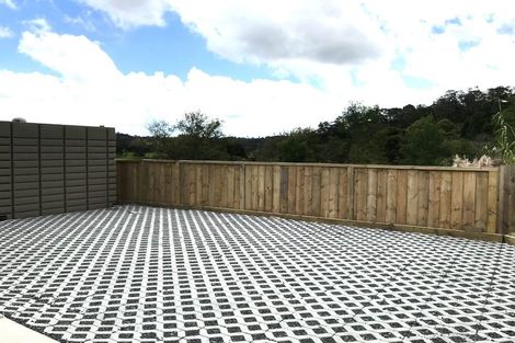 Photo of property in 42d Don Buck Road, Massey, Auckland, 0614