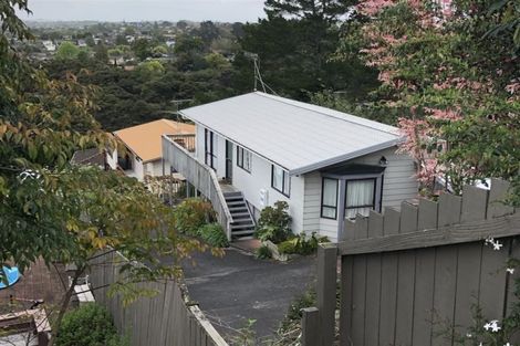 Photo of property in 1/51b Sunset Road, Totara Vale, Auckland, 0632