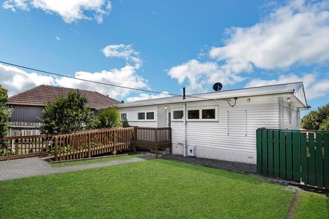 Photo of property in 1/261 Don Buck Road, Massey, Auckland, 0614