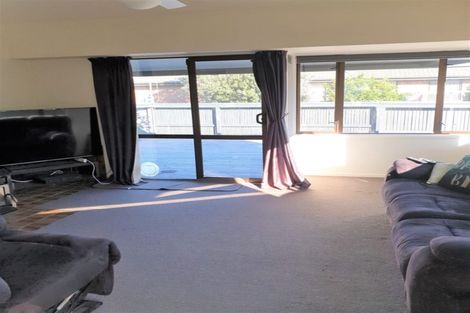 Photo of property in 82 Sandspit Road, Waiuku, 2123