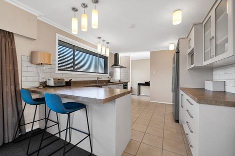 Photo of property in 17 Dives Avenue, Hawera, 4610