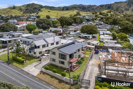 Photo of property in 19 Beach Road, Waihi Beach, 3611