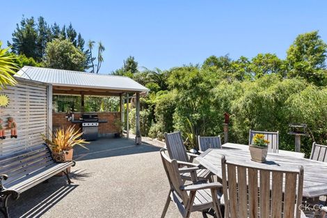 Photo of property in 8a Garrett Place, Riverstone Terraces, Upper Hutt, 5018