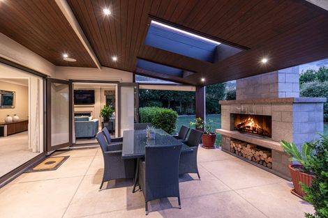 Photo of property in 2 Birchwood Grove, Greenhithe, Auckland, 0632