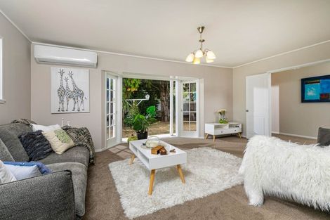 Photo of property in 1 Miltonia Avenue, Te Atatu South, Auckland, 0610